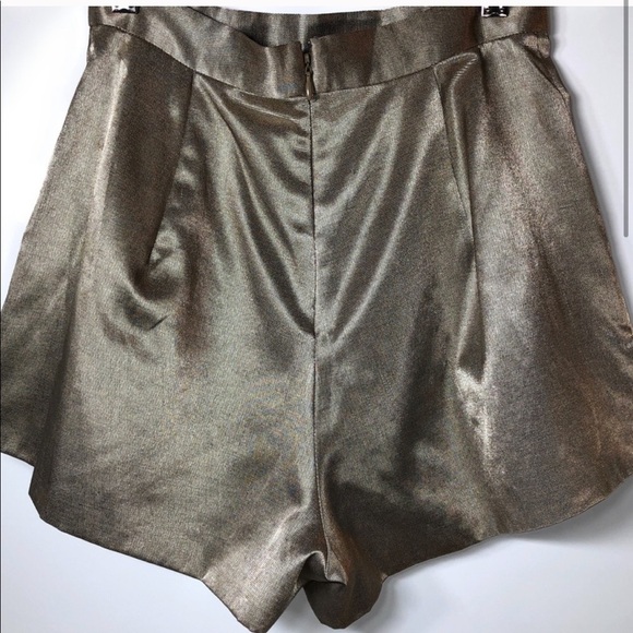 Finders Keepers Metallic Shorts‎ - Picture 5 of 9